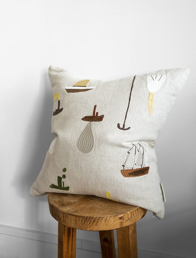 SAIL WITH ME BRODERAT KUDDFODRAL