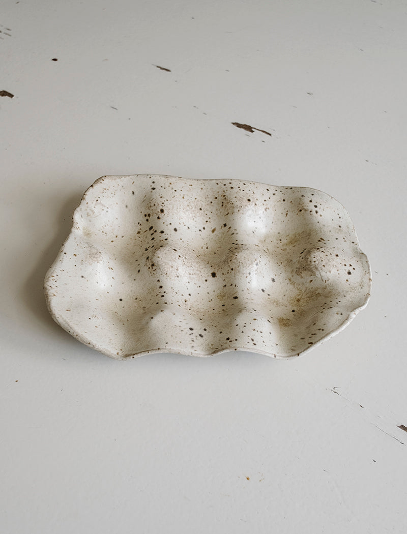 EGG DISH CERAMIC - 6 eggs