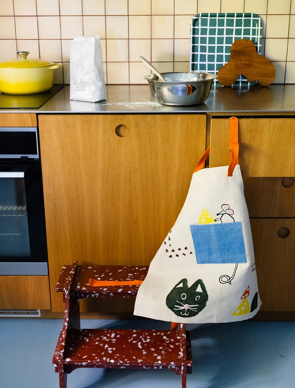 CAT AND MOUSE CHILD APRON