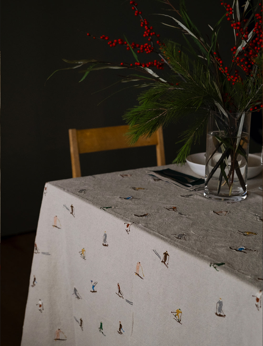 SKIERS EMBROIDERED TABLECLOTH