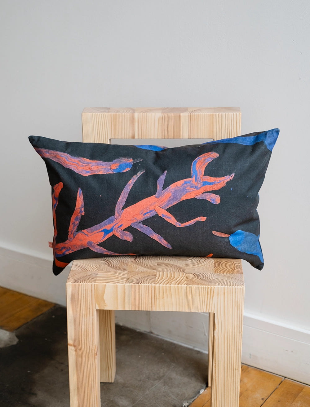 KAKAN SNAKE CUSHION COVER