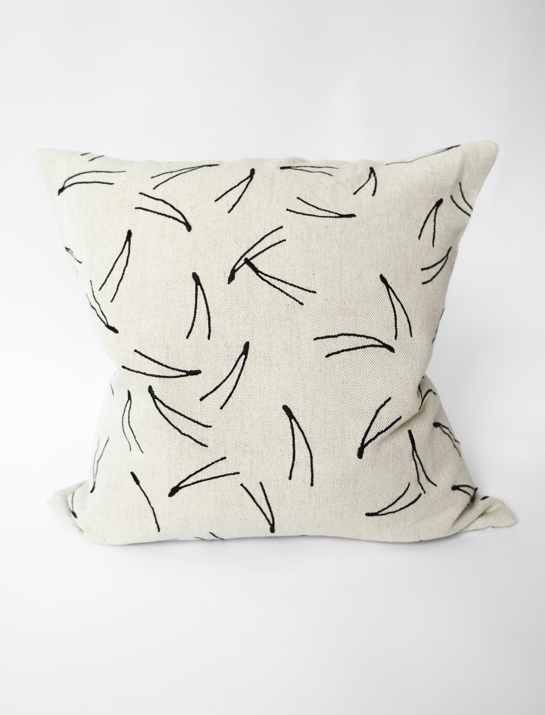 BARR BRODERAT KUDDFODRAL, SVART