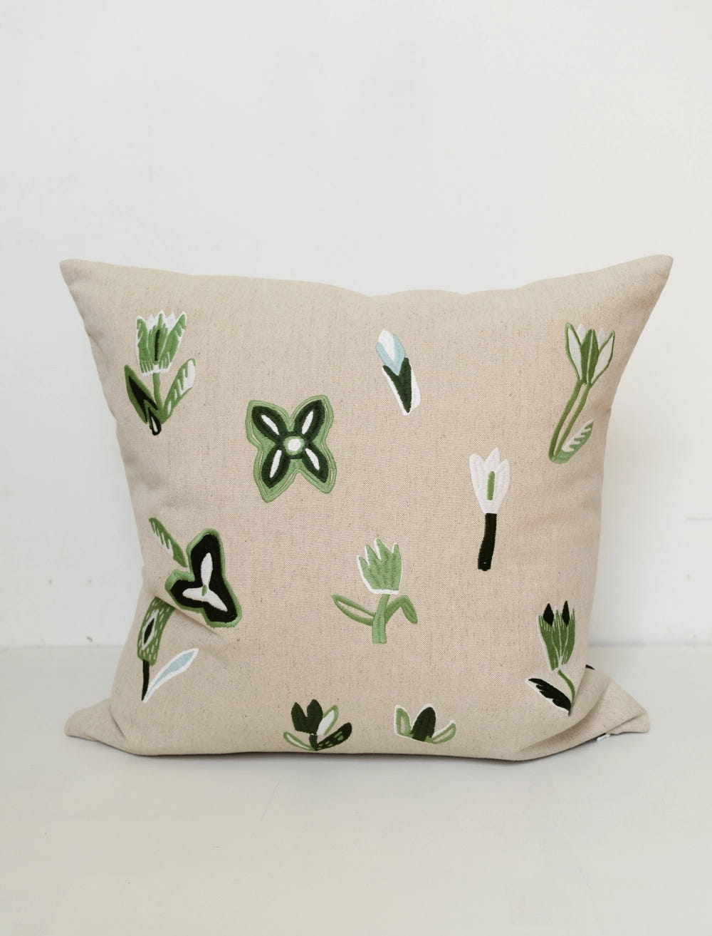 TULIP BRODERAT KUDDFODRAL, GRÖN