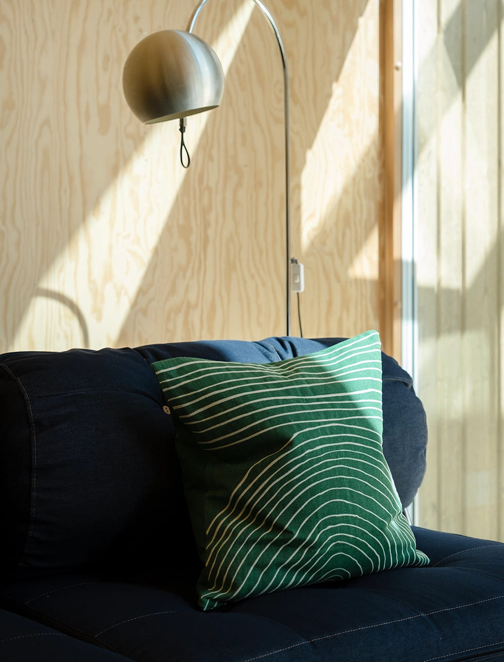 STRÅ BRODERAT KUDDFODRAL, GRÖN