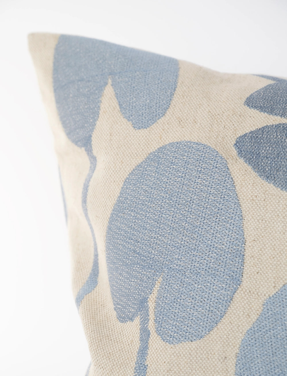 WATER LILIES BRODERAT KUDDFODRAL, BLÅ