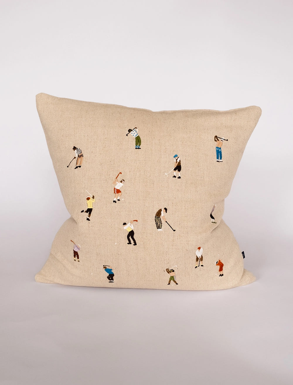 GOLFERS EMBROIDERED CUSHION COVER, NATURE