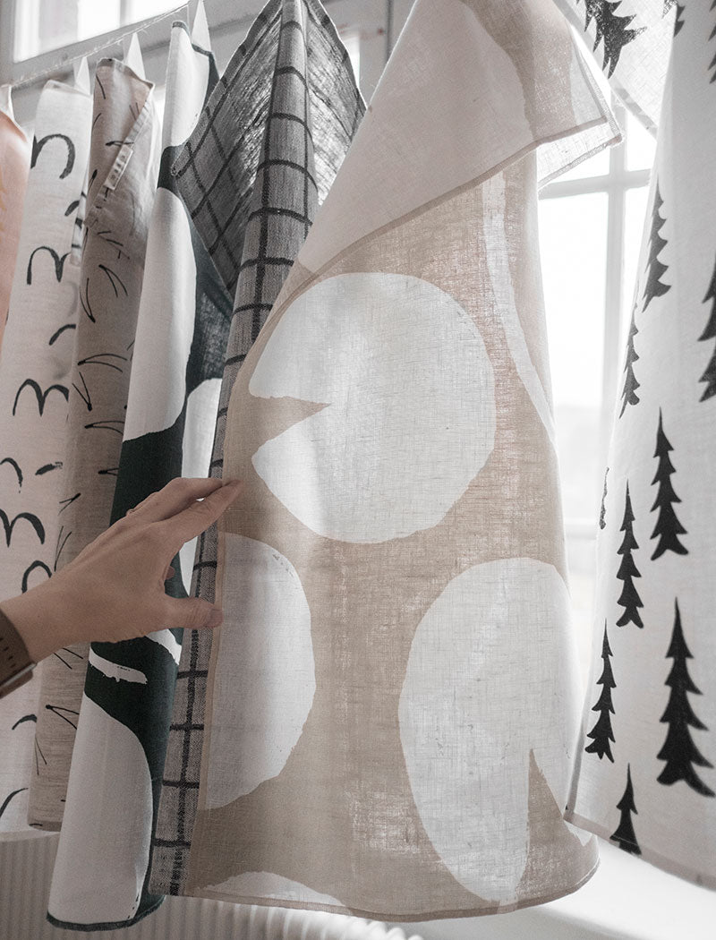 WATER LILIES GESCHIRRTUCH, SAND