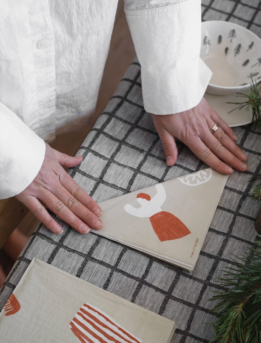 FIGURES PAPER NAPKIN