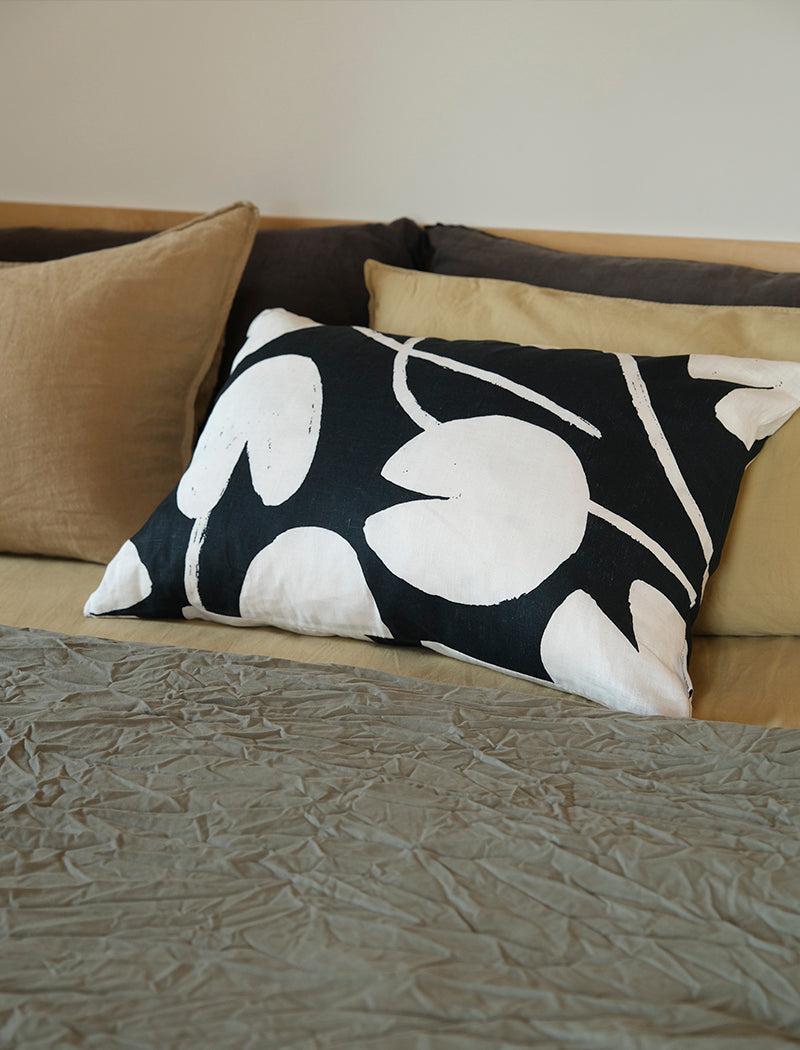 WATER LILIES CUSHION COVER, NIGHT BLUE 68×48 cm