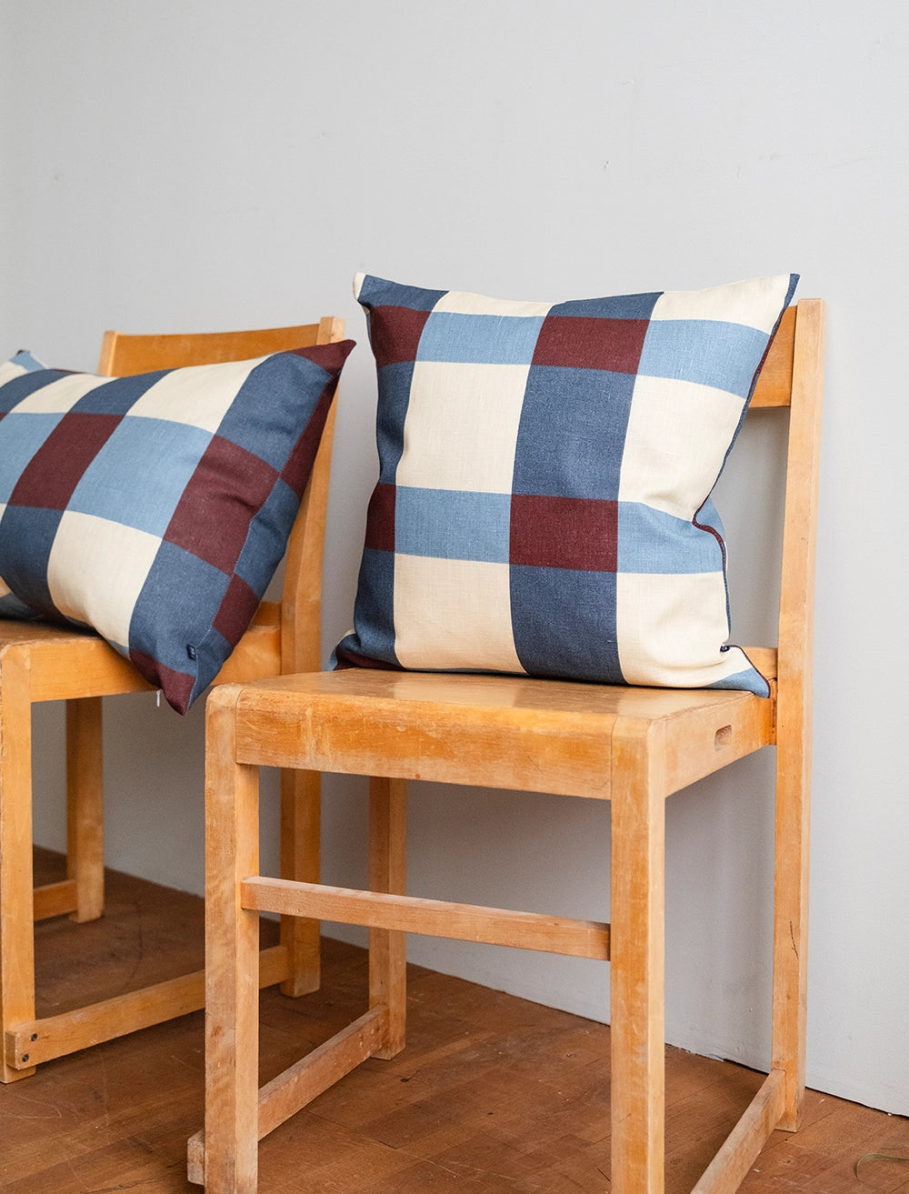 FIELD CUSHION COVER, BLUE/PLUM 48X48 CM