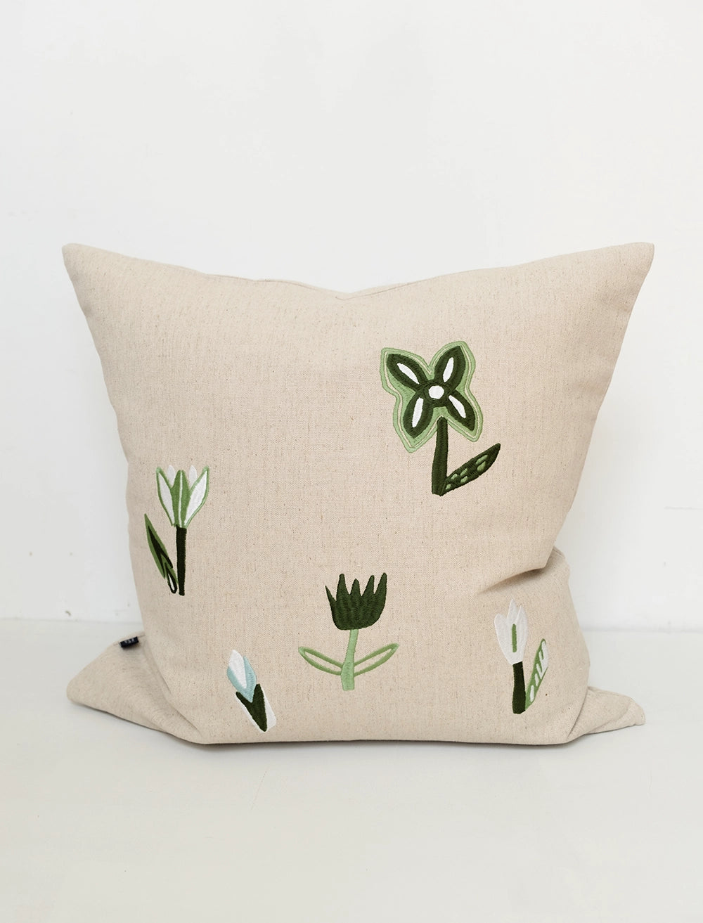 TULIP BRODERAT KUDDFODRAL, GRÖN