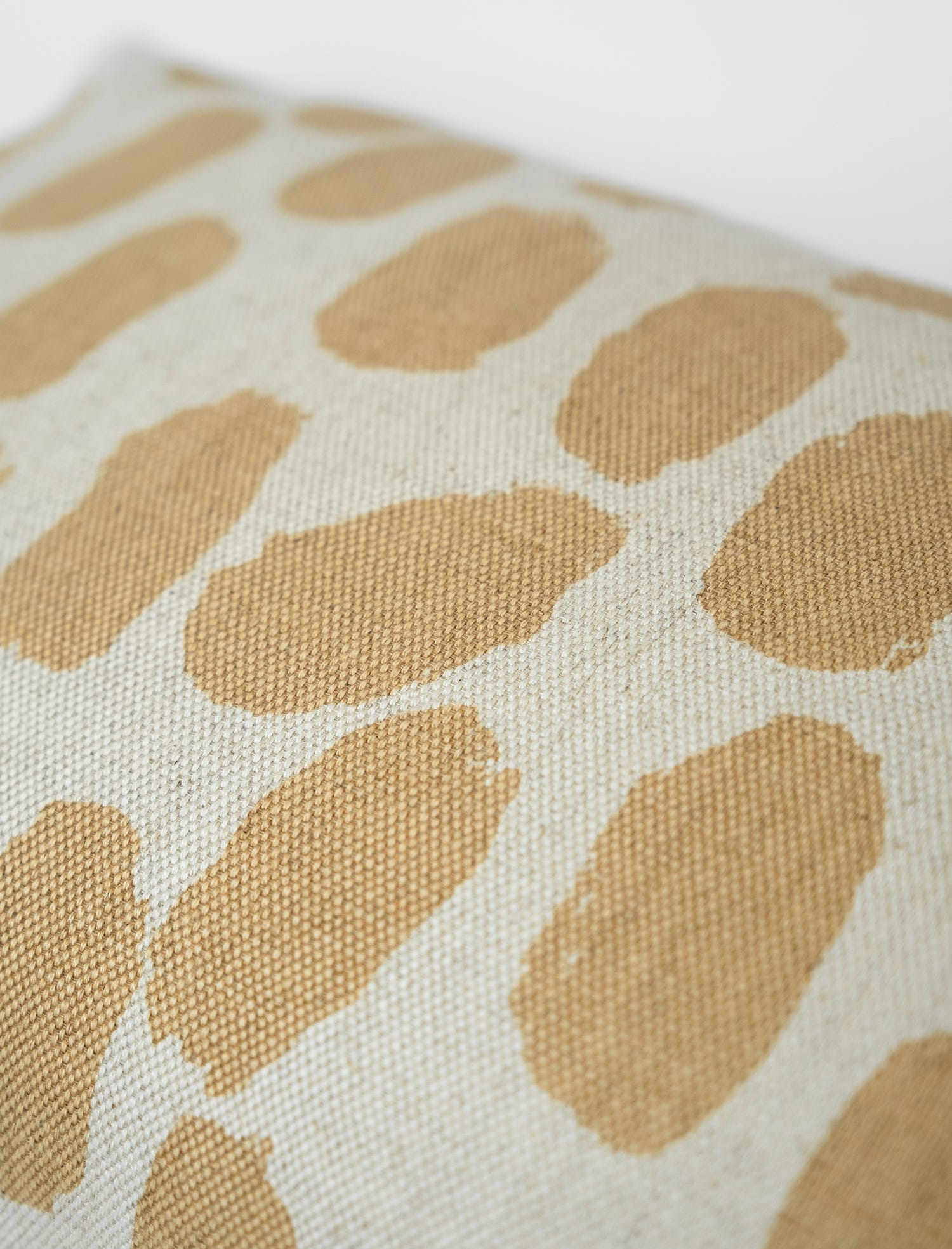 DOTS CUSHION COVER, SAND 38x58 cm