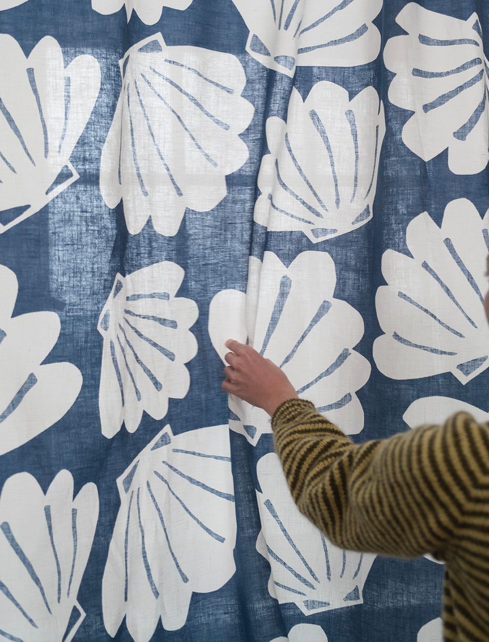 SNÄCKA LINEN CURTAIN