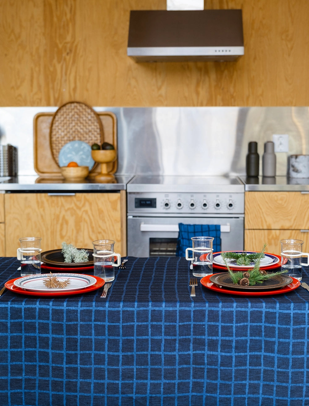 RUTIG JACQUARD WOVEN TABLECLOTH, BLUE/BLACK - 147x250 cm
