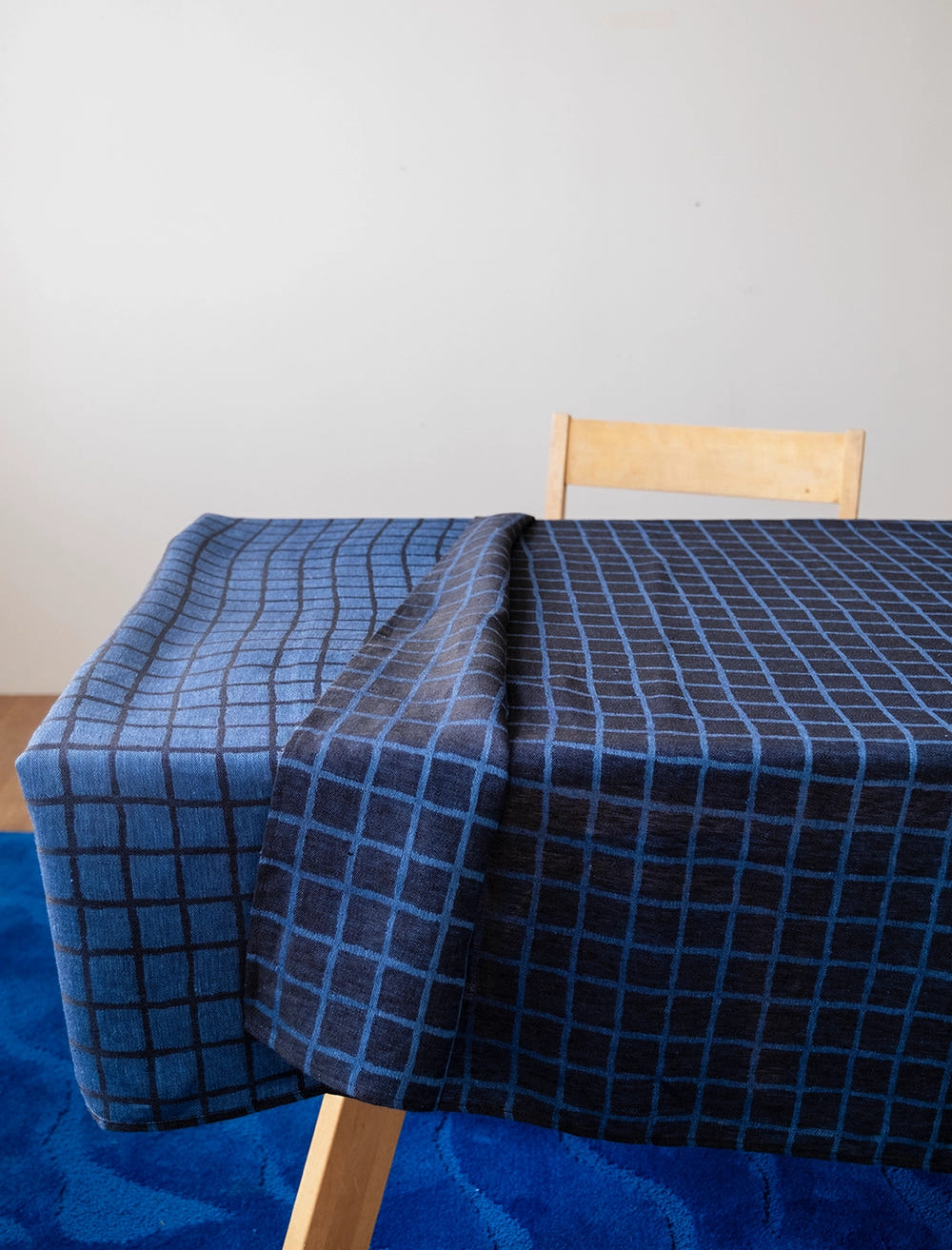 RUTIG JACQUARD WOVEN TABLECLOTH, BLUE/BLACK - 147x250 cm