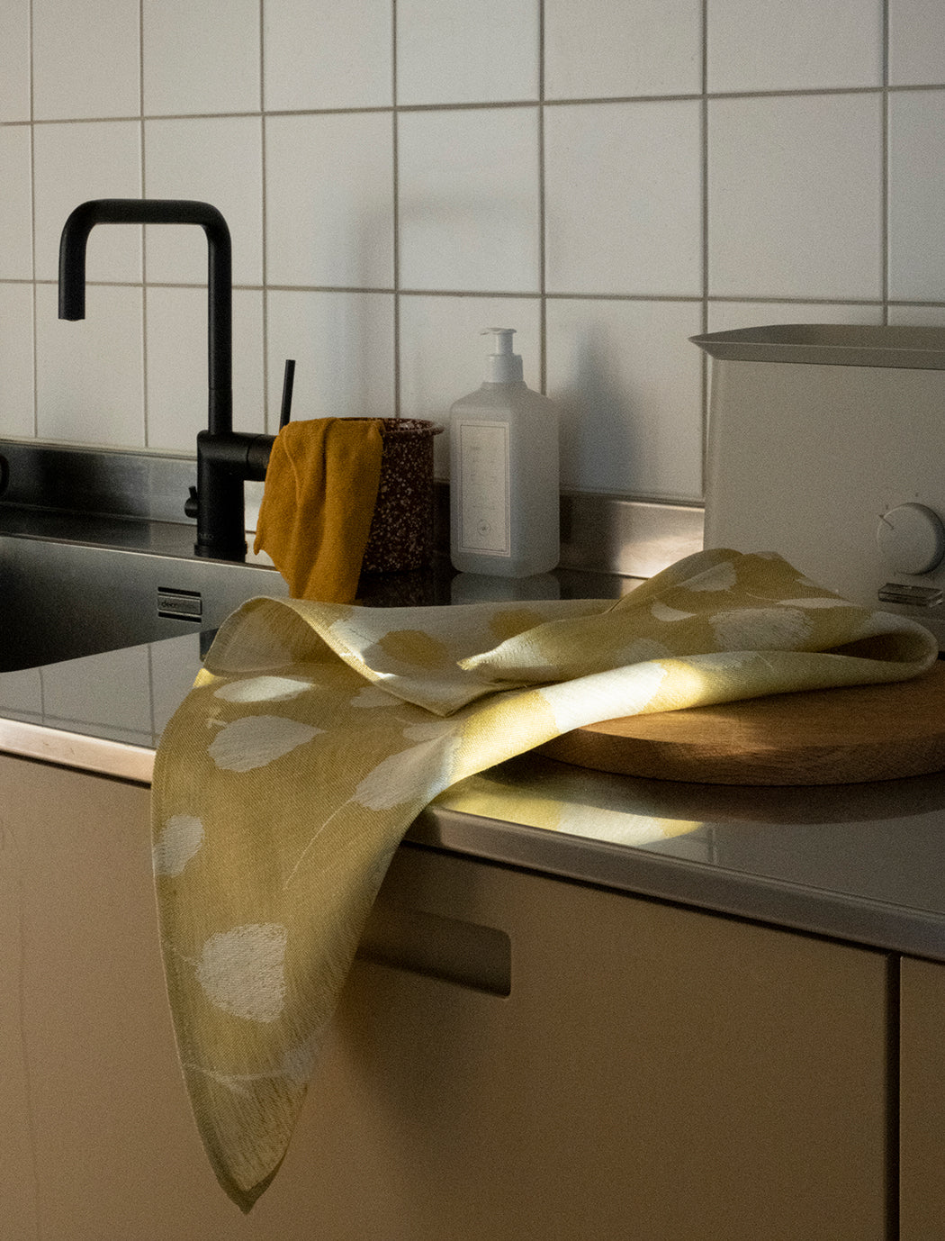 BOUQUET LINEN TEA TOWEL, YELLOW