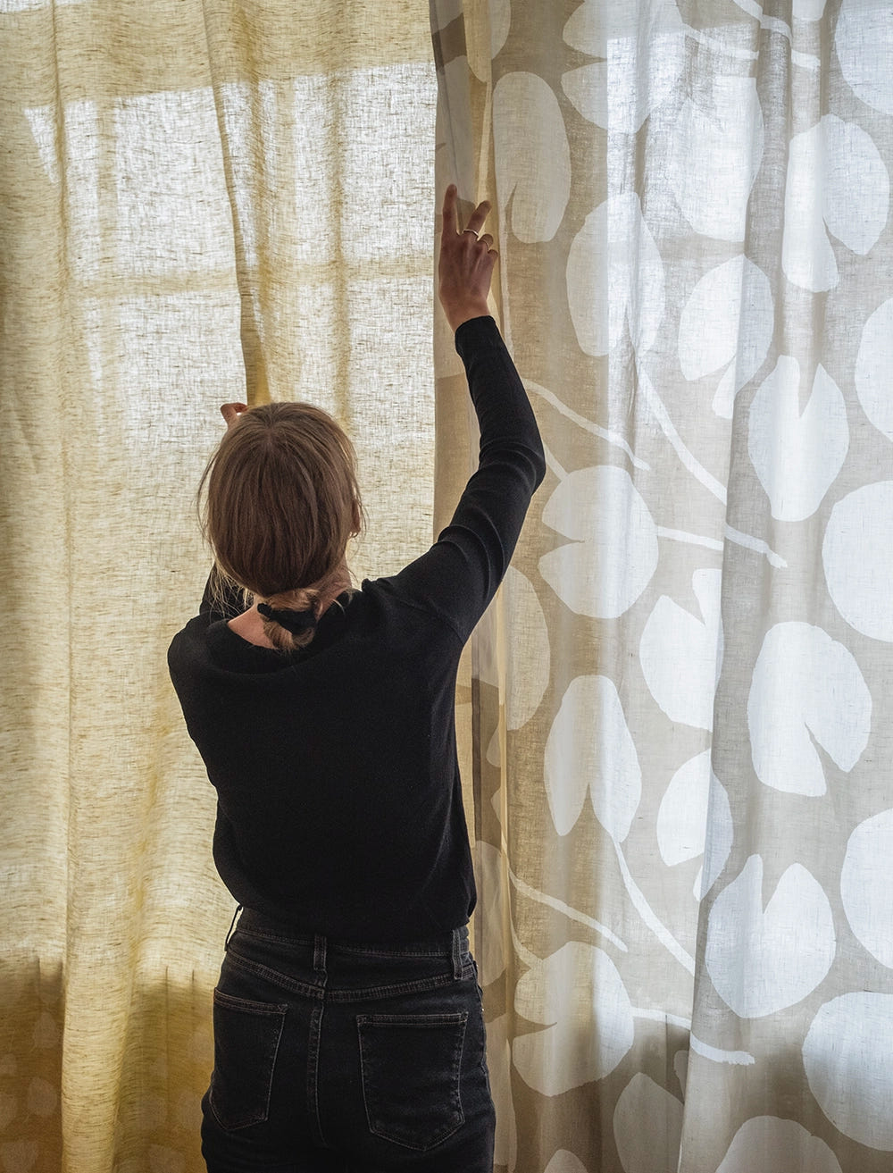 WATER LILIES LINEN CURTAIN, SAND