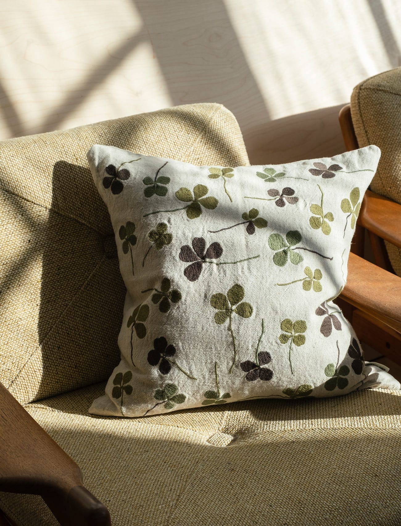 CLOVER EMBROIDERED CUSHION COVER
