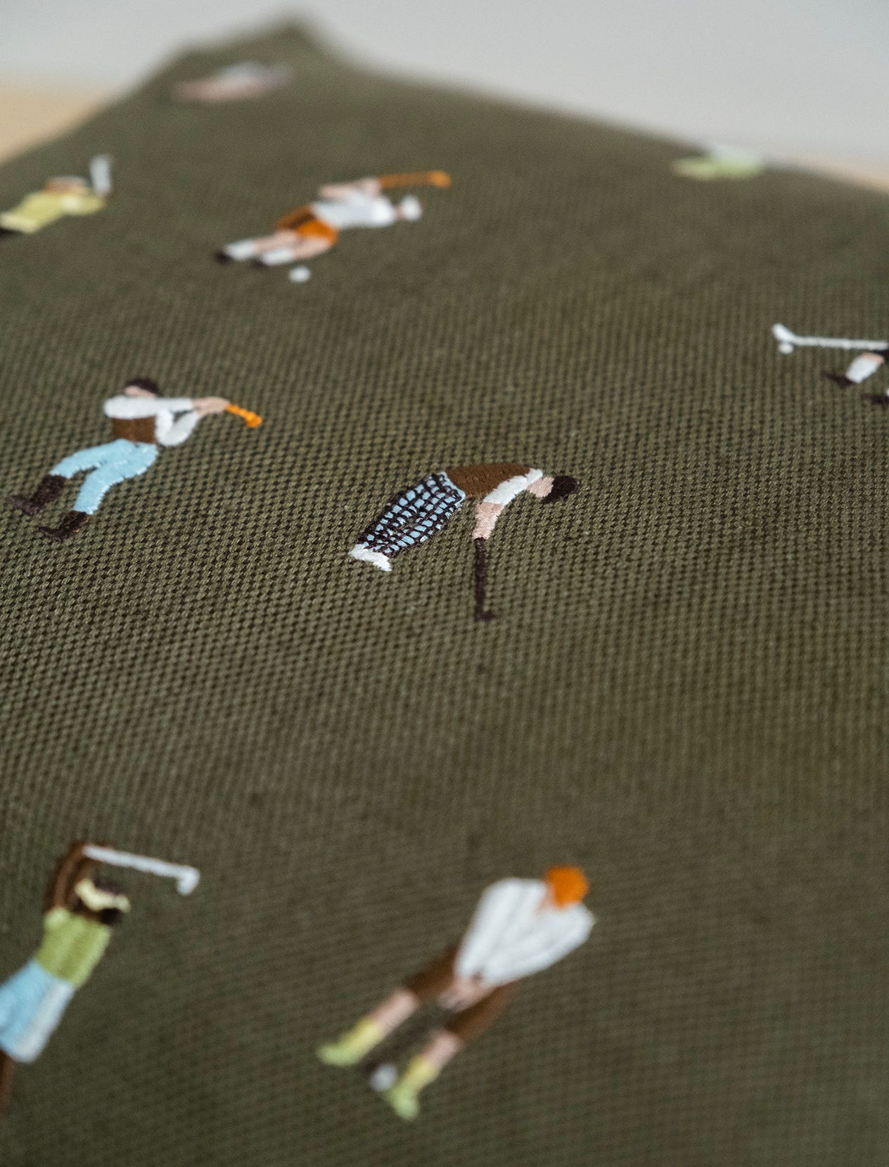 GOLFERS EMBROIDERED CUSHION COVER