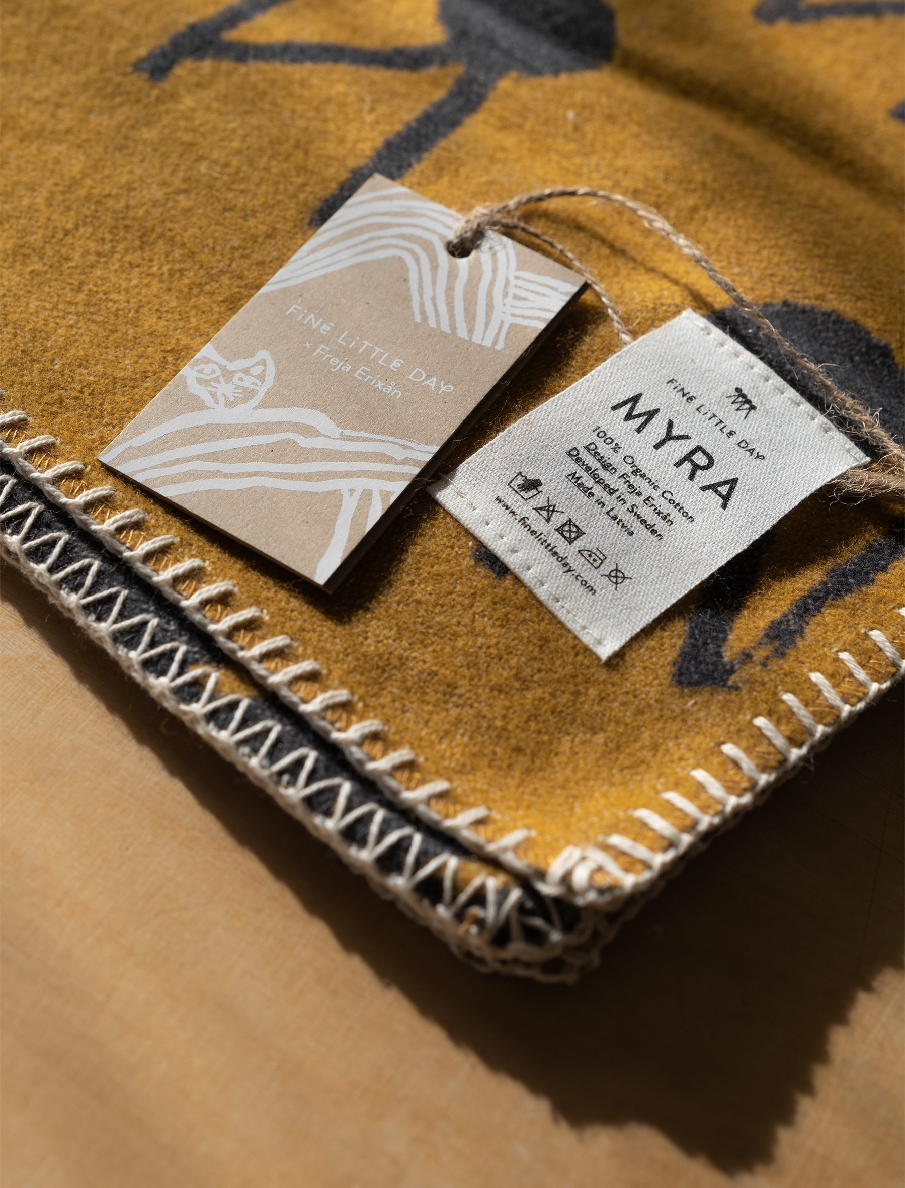 MYRA WOVEN CHILD BLANKET, BROWN/ANTHRACITE