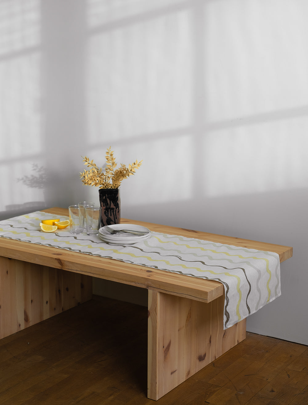 RANDIG LINEN TABLE RUNNER