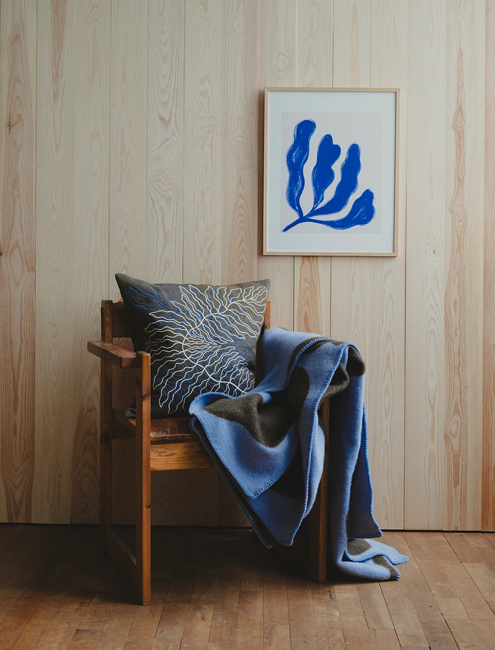 LEAVES EMBROIDERED CUSHION COVER, BROWN