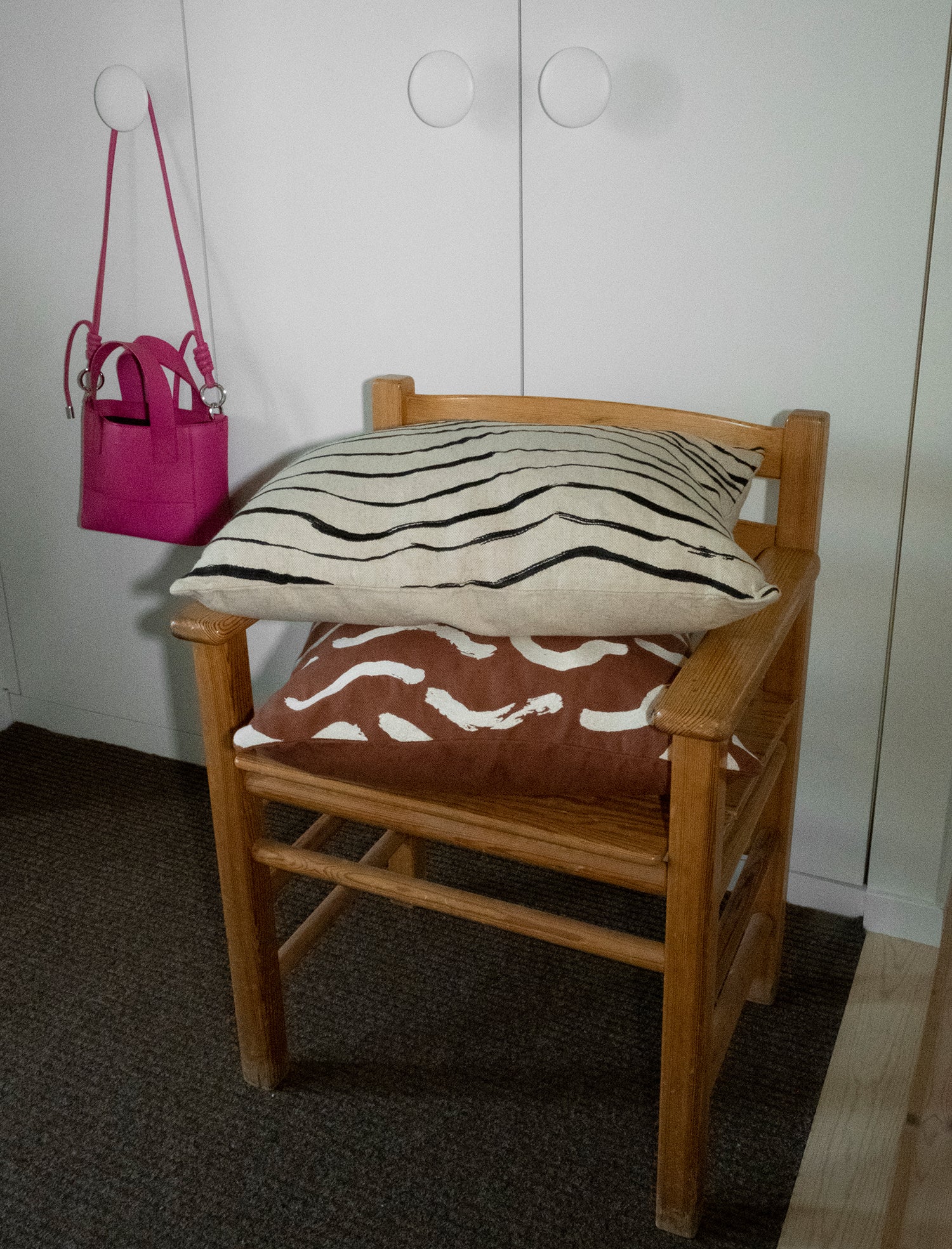 STIM EMBROIDERED CUSHION COVER