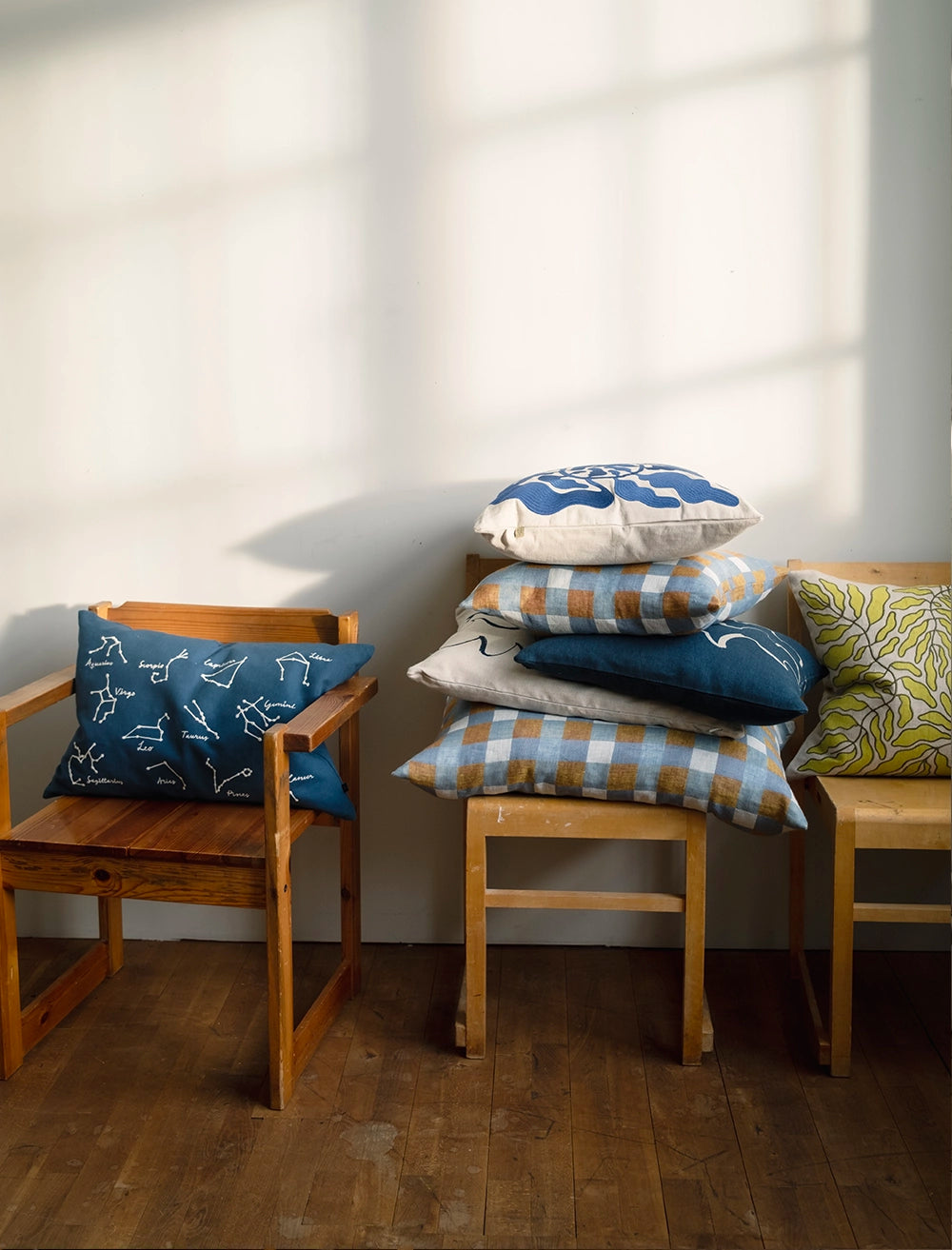 LEAVES BESTICKTER KISSENBEZUG, LIMONE