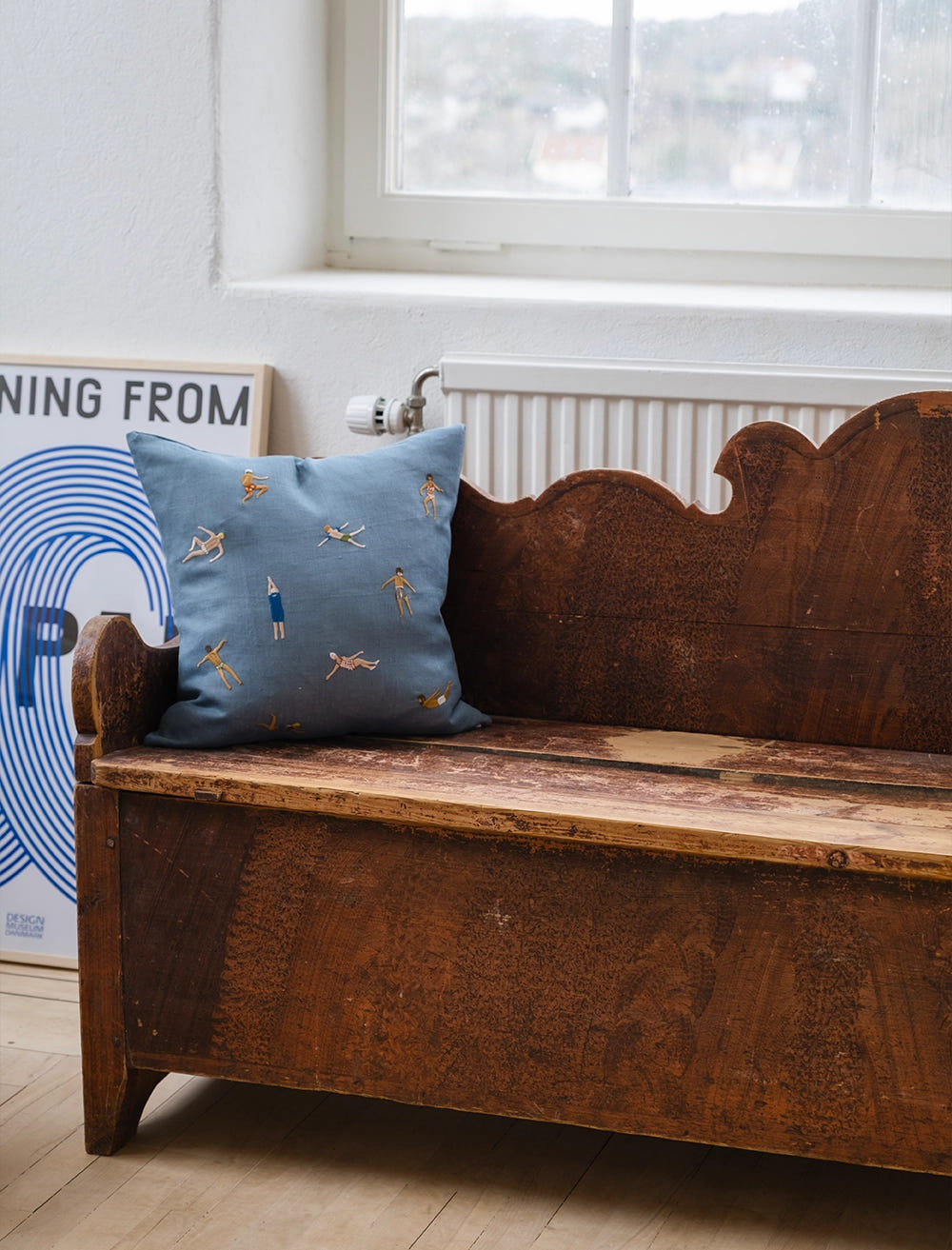 SWIMMERS EMBROIDERED CUSHION COVER, BLUE