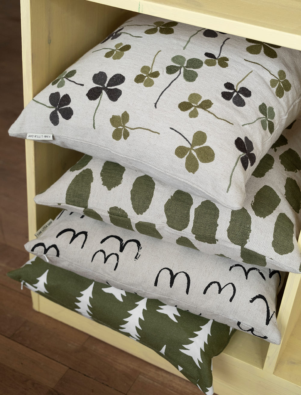 DOTS CUSHION COVER, OLIVE