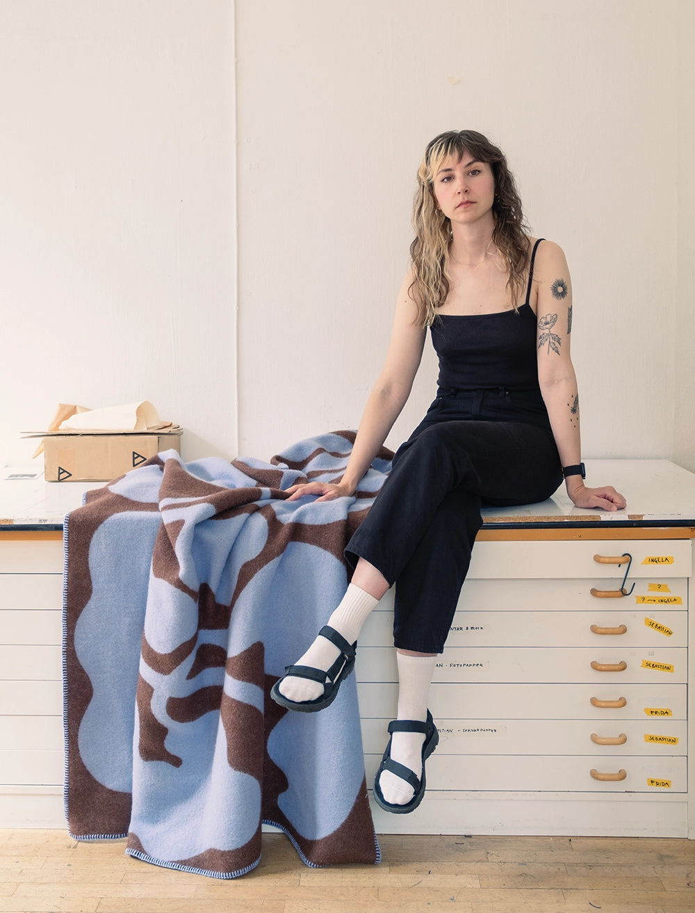 LEAVES WOOL BLANKET,  BROWN/BLUE