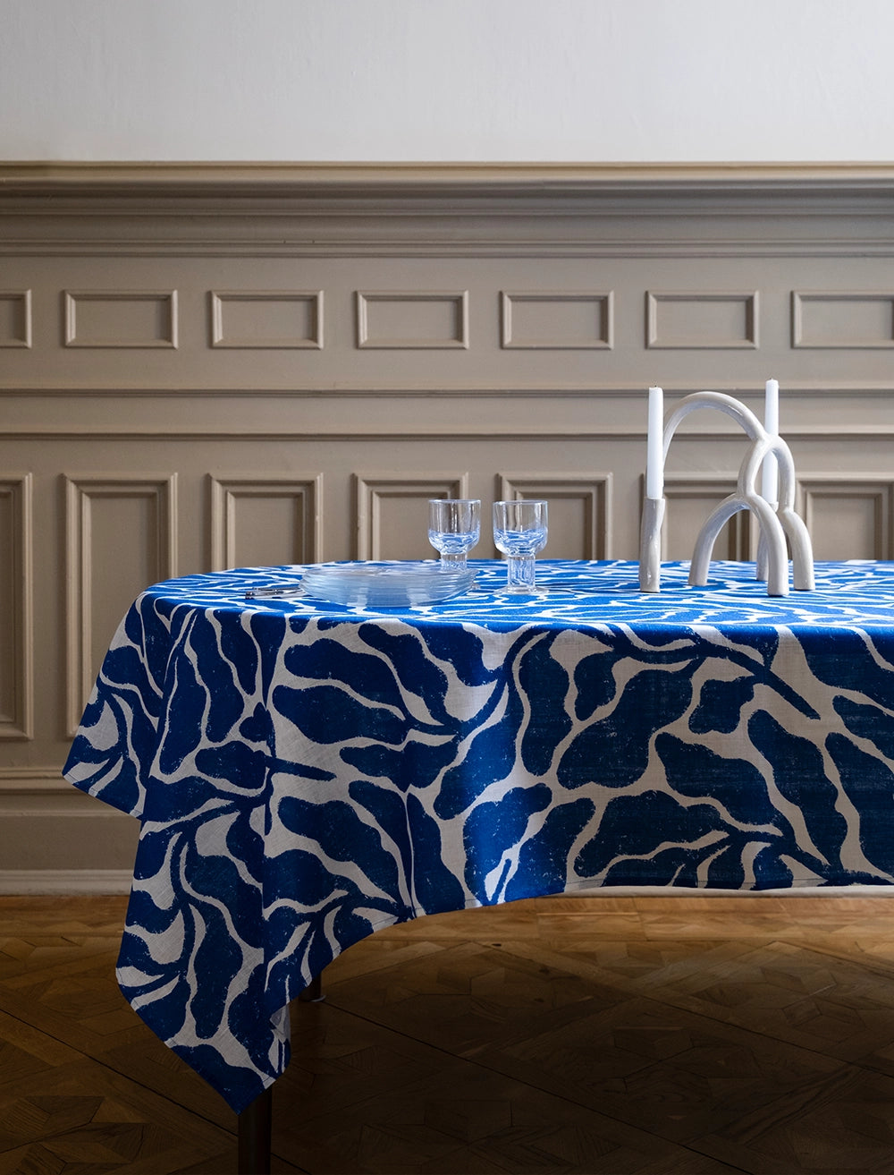 LEAVES LINEN TABLECLOTH, BLUE - 147x147 CM