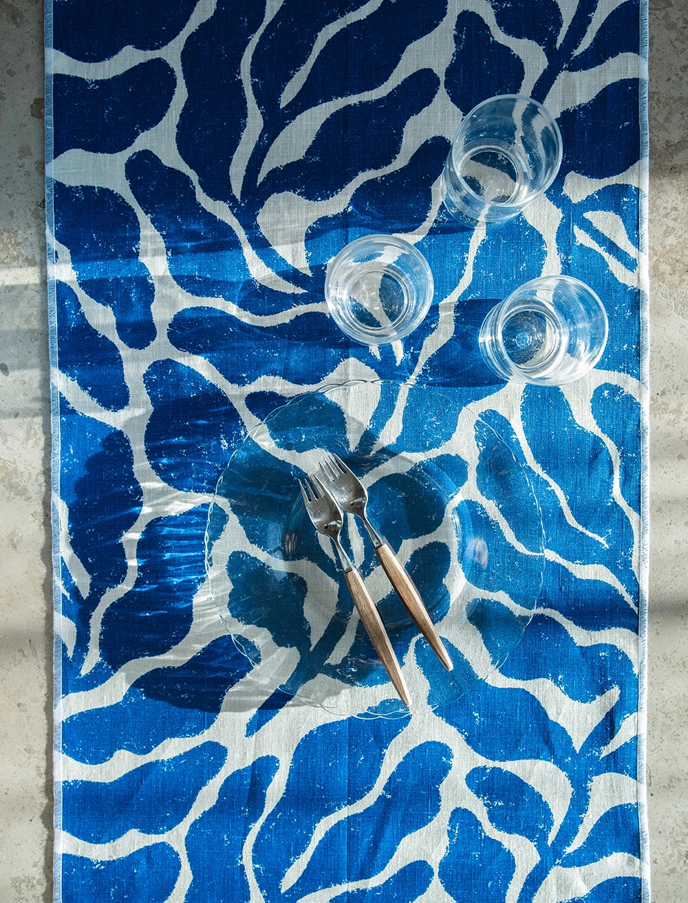LEAVES LINEN TABLE RUNNER, BLUE