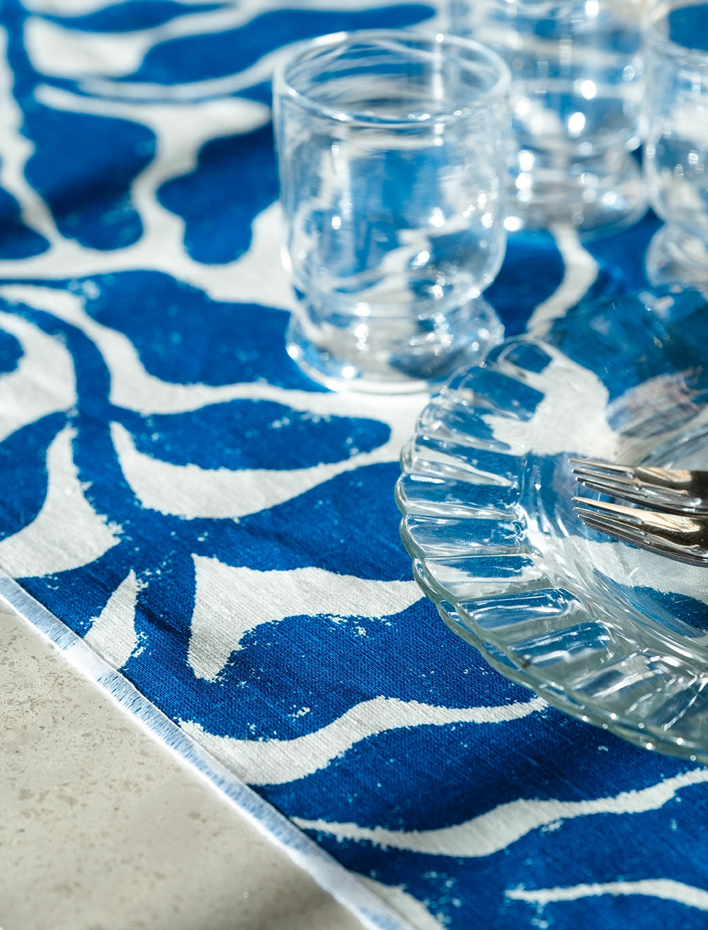 LEAVES LINEN TABLE RUNNER, BLUE