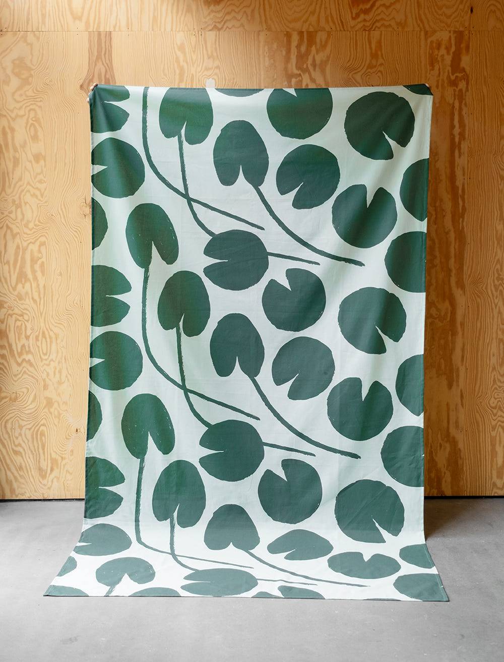 WATER LILIES TABLECLOTH, GREEN - 145x145 CM