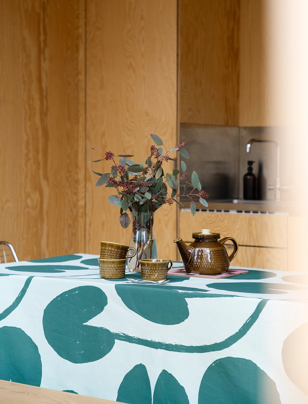 WATER LILIES TABLECLOTH, GREEN - 145x145 CM