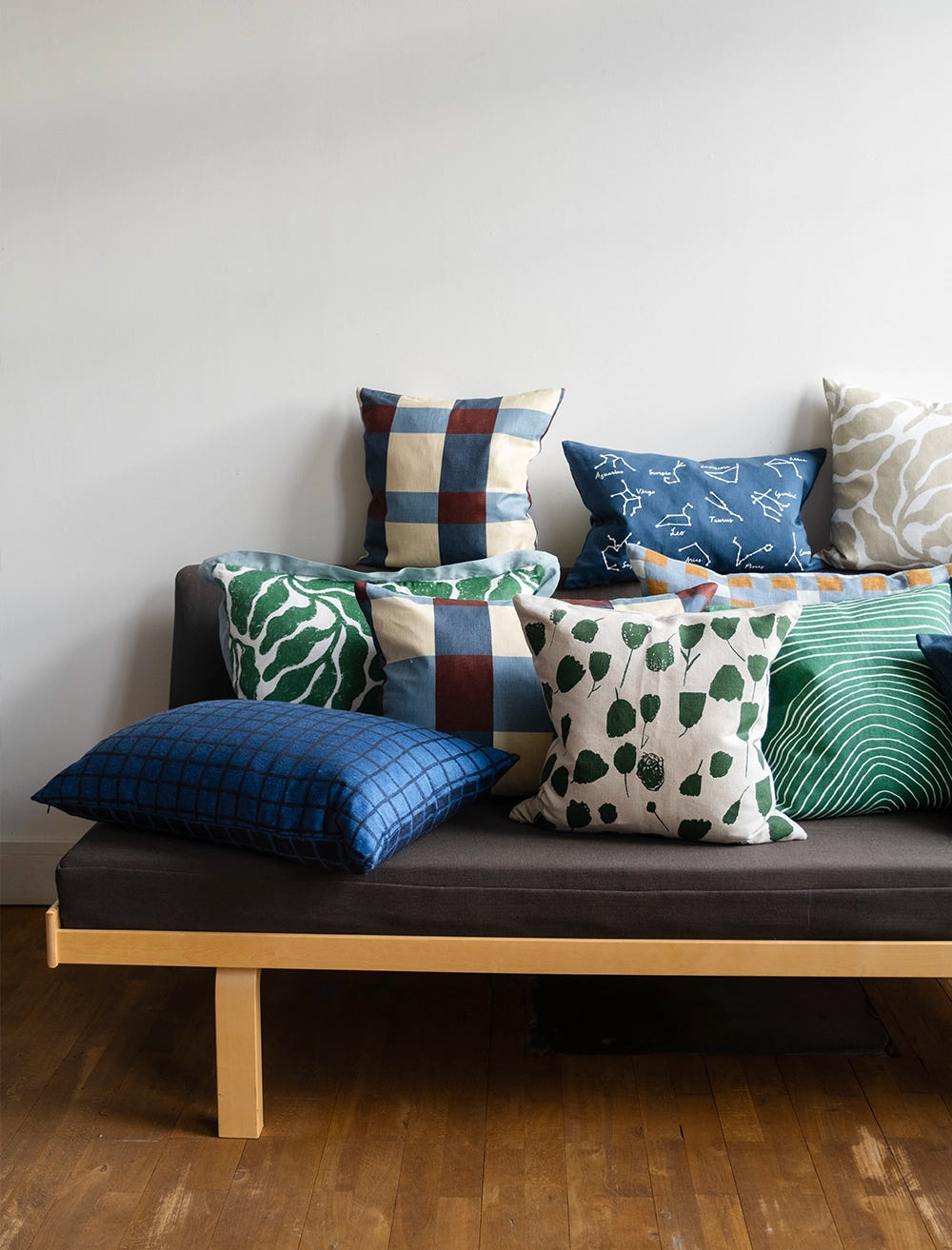 FIELD CUSHION COVER, BLUE/PLUM 48X48 CM