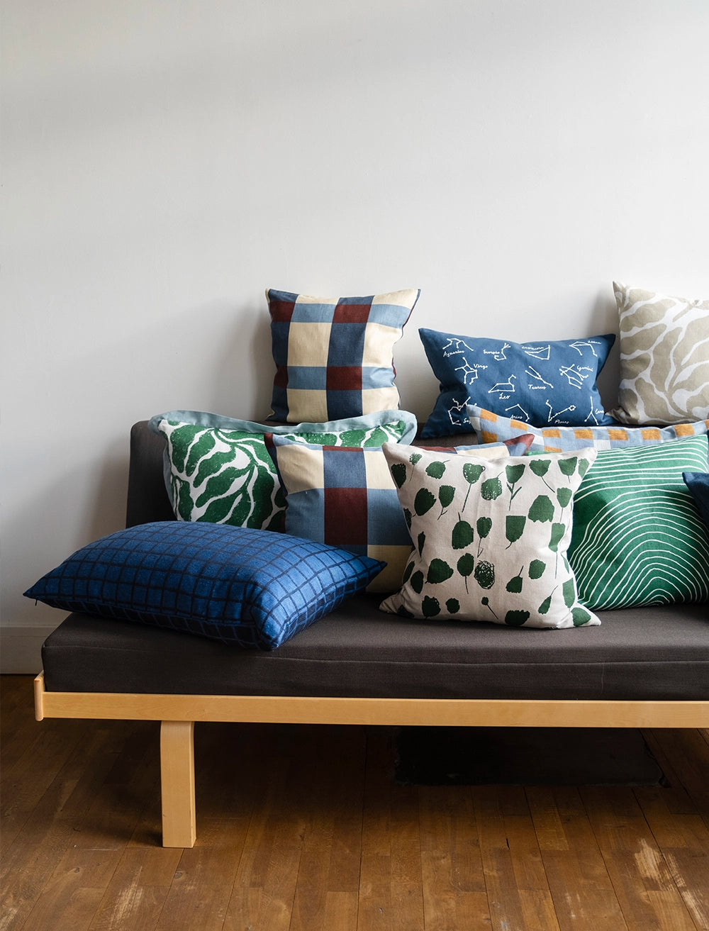 FIELD CUSHION COVER, BLUE/PLUM 48X48 CM