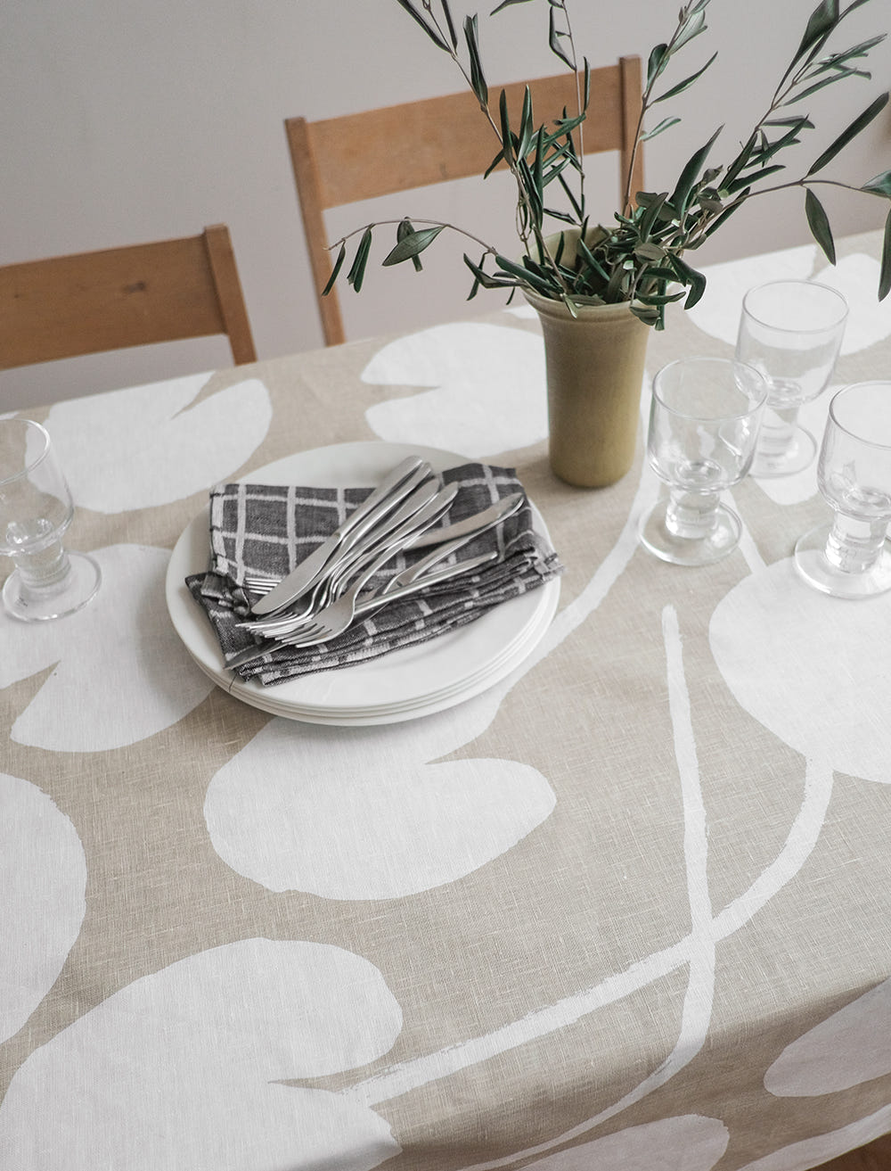 WATER LILIES TABLECLOTH, SAND - 149×149 cm