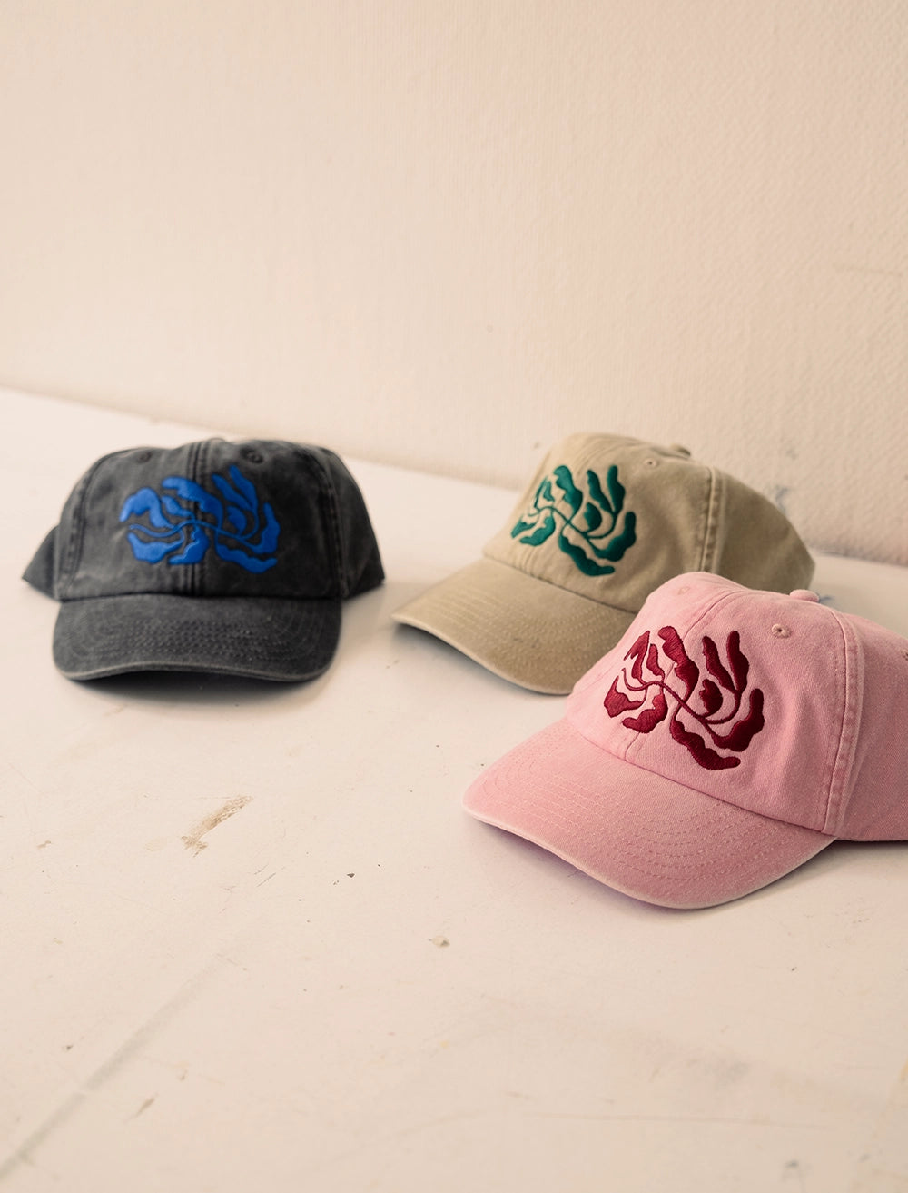LEAVES KEPS, WASHED - Vintage Black