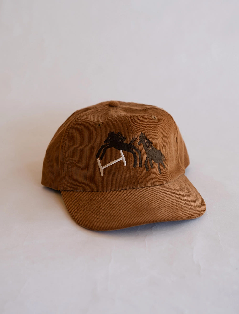 JUMPING HORSE CAP, CORDUROY CAMEL
