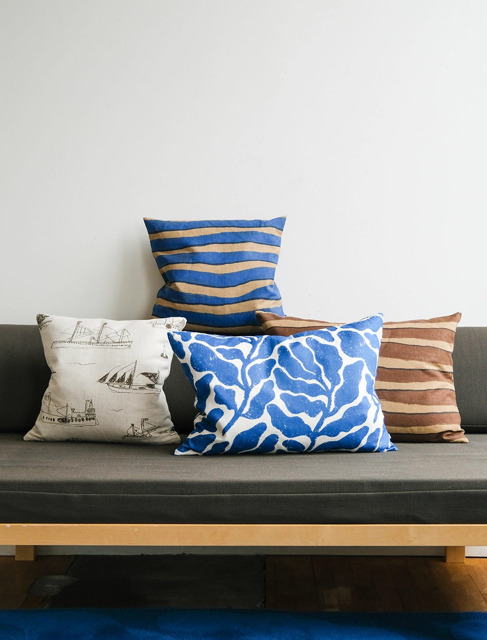 LEAVES CUSHION COVER, BLUE 68x48 CM