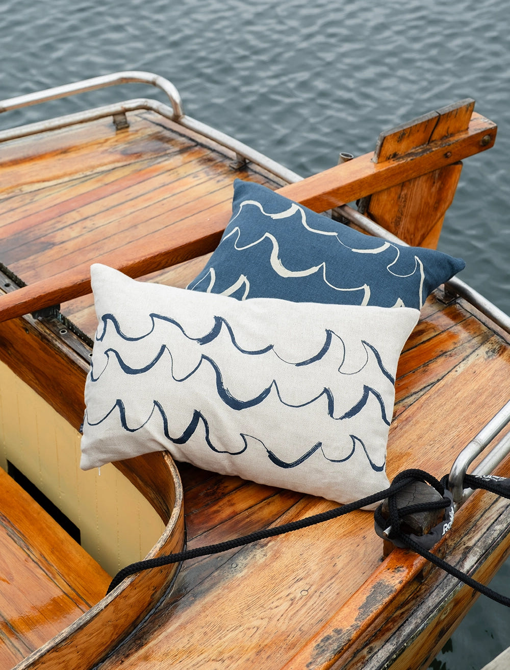 WAVE CUSHION COVER, BLUE