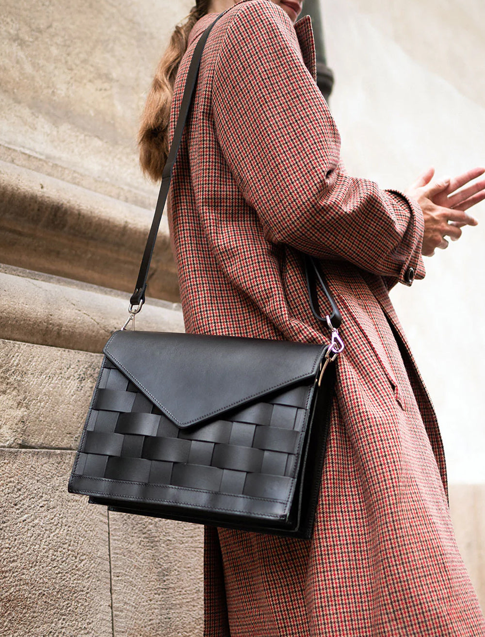 NÄVER DUO SHOULDER BAG - Black