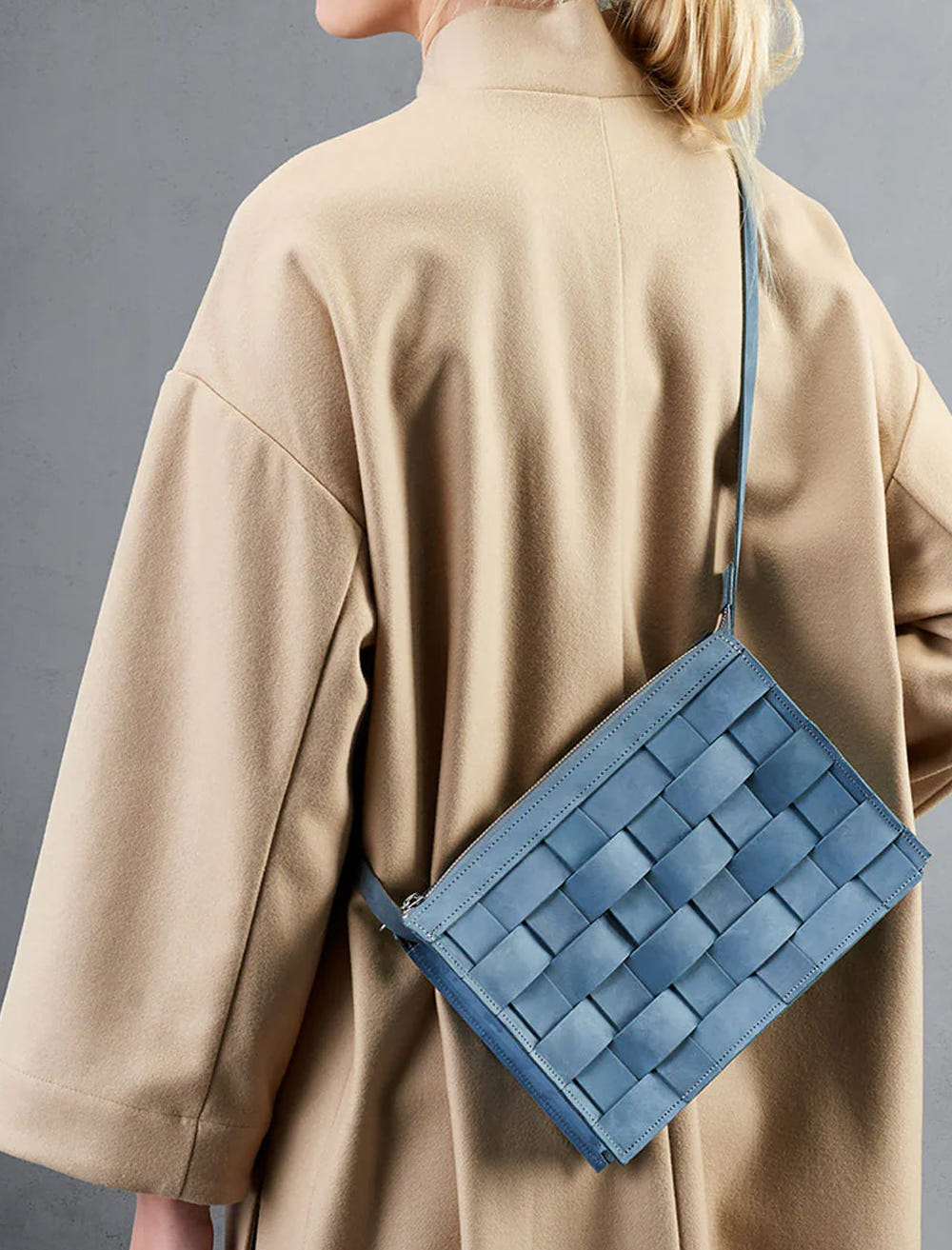 NÄVER KLEINE SCHULTERTASCHE - Graublau