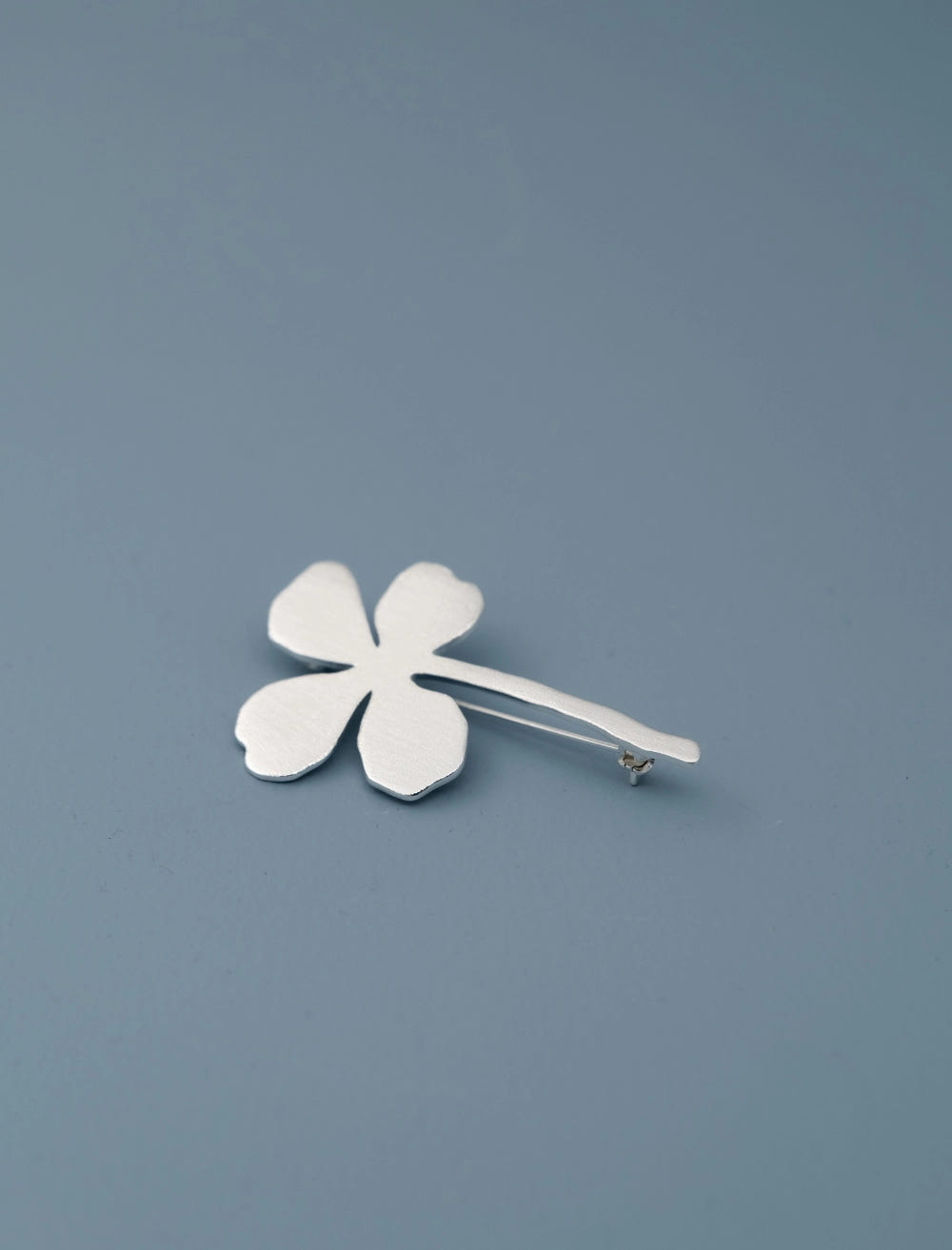 CLOVER BROOCH, SILVER