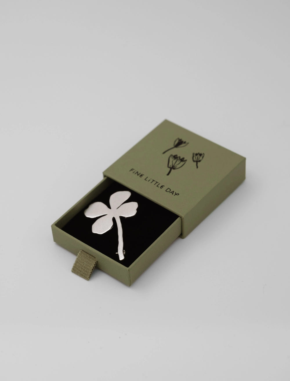 CLOVER BROOCH, SILVER
