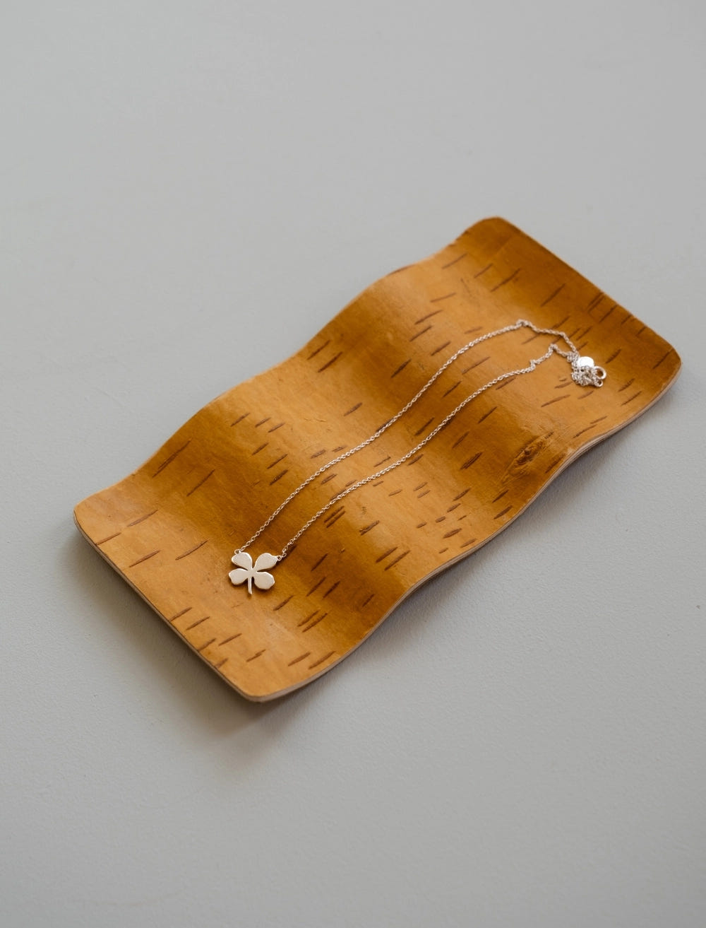 CLOVER NECKLACE, SILVER