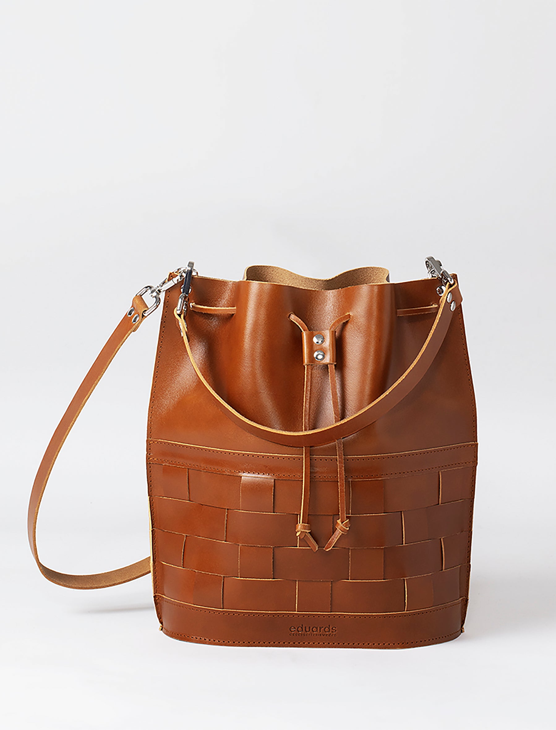 NÄVER BUCKET BAG - Cognac