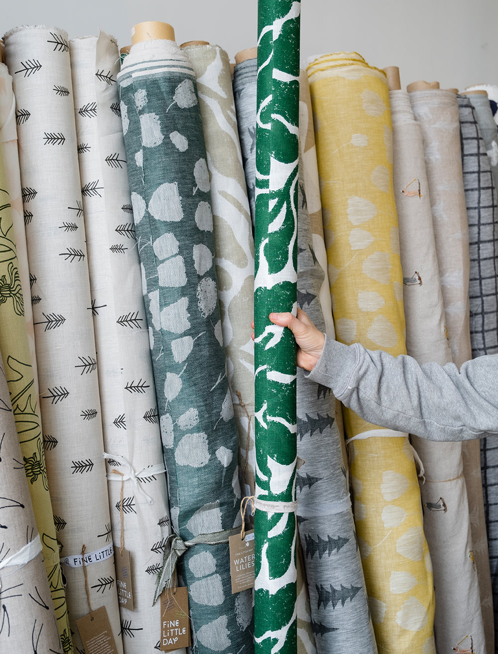 LEAVES LINEN FABRIC, GREEN